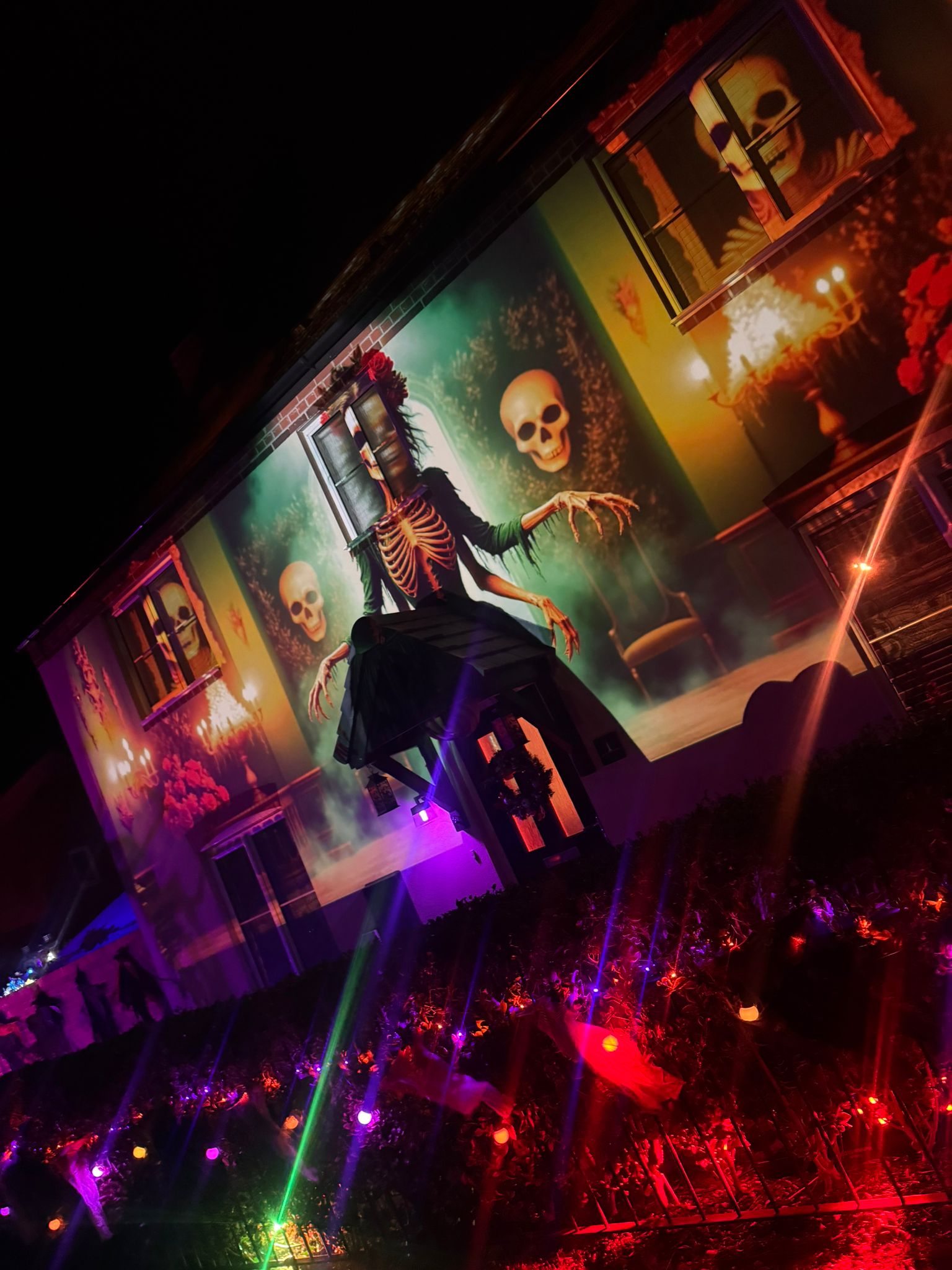 Haunted on Sabrina — haunted frame right